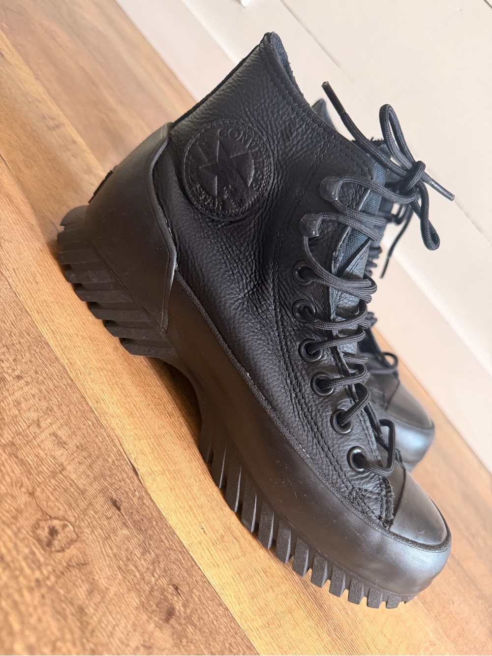 Converse All Star Lugged Winter 2.0 Black Leather Boot 8.5